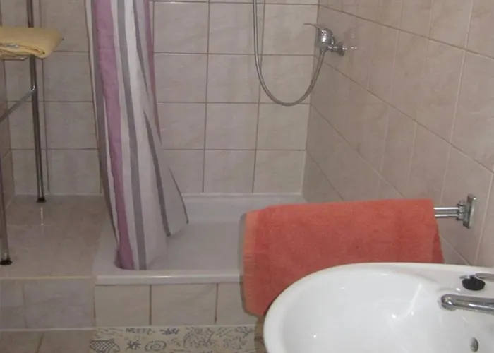 House Andro Nyaraló Bibinje